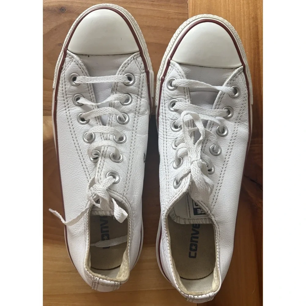 Converse Sneakers Unisex Womens 7 Mens 5 White Chuck Taylor All Star Leather Low